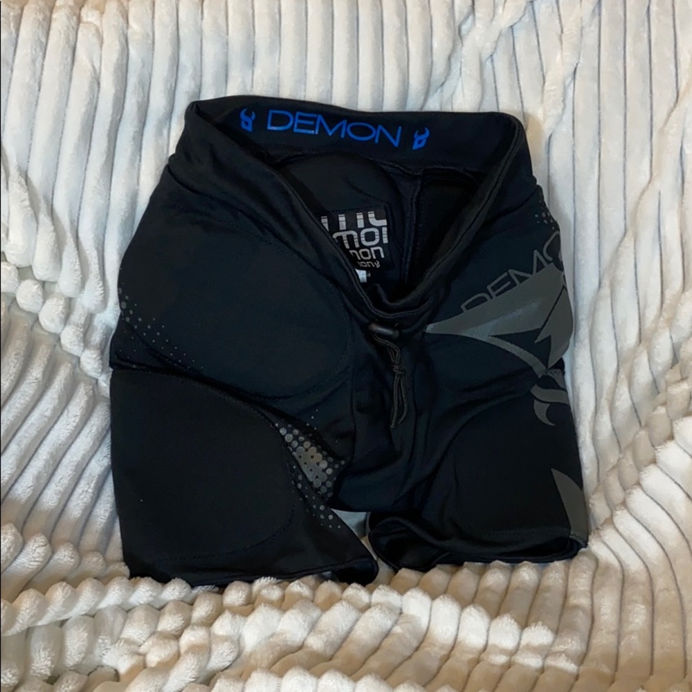 Demon crash pad , cushion shorts